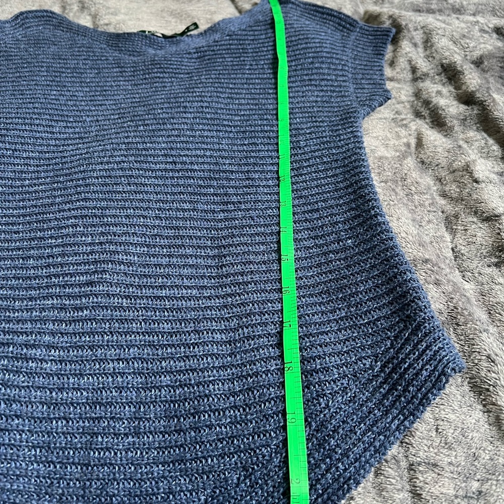 Lauren sweater size M